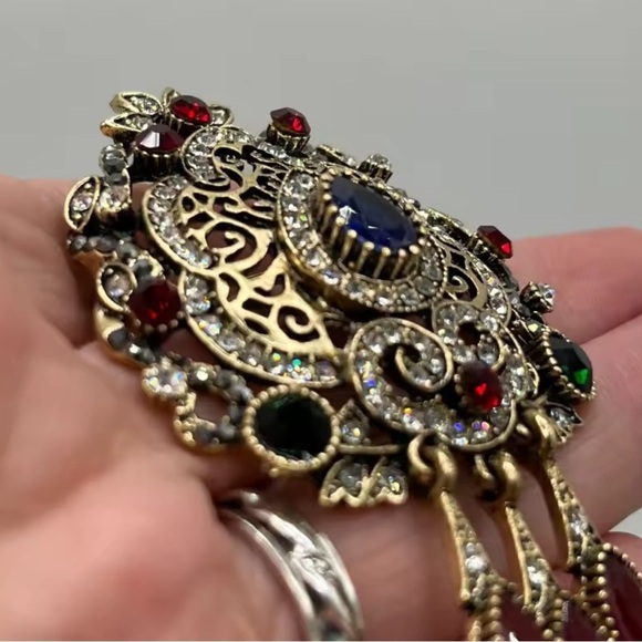 Vintage Baroque Queen Crystal Elegant Brooch - Picture 7 of 9